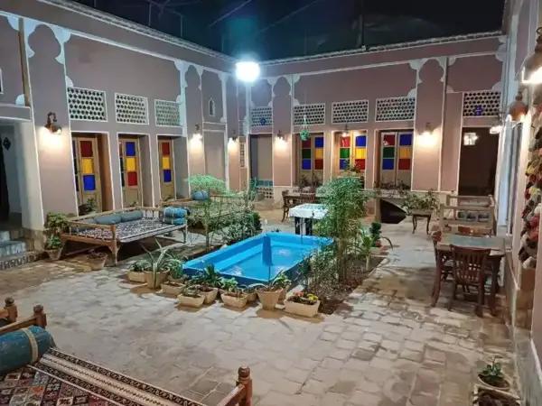 فضای بیرونی 1 اقامتگاه سنتی علی بابا یزد