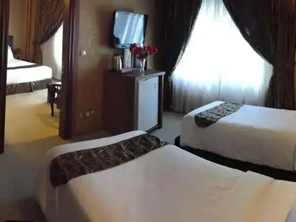 اتاق کانکت پنج تخته 2 هتل شارستان مشهد